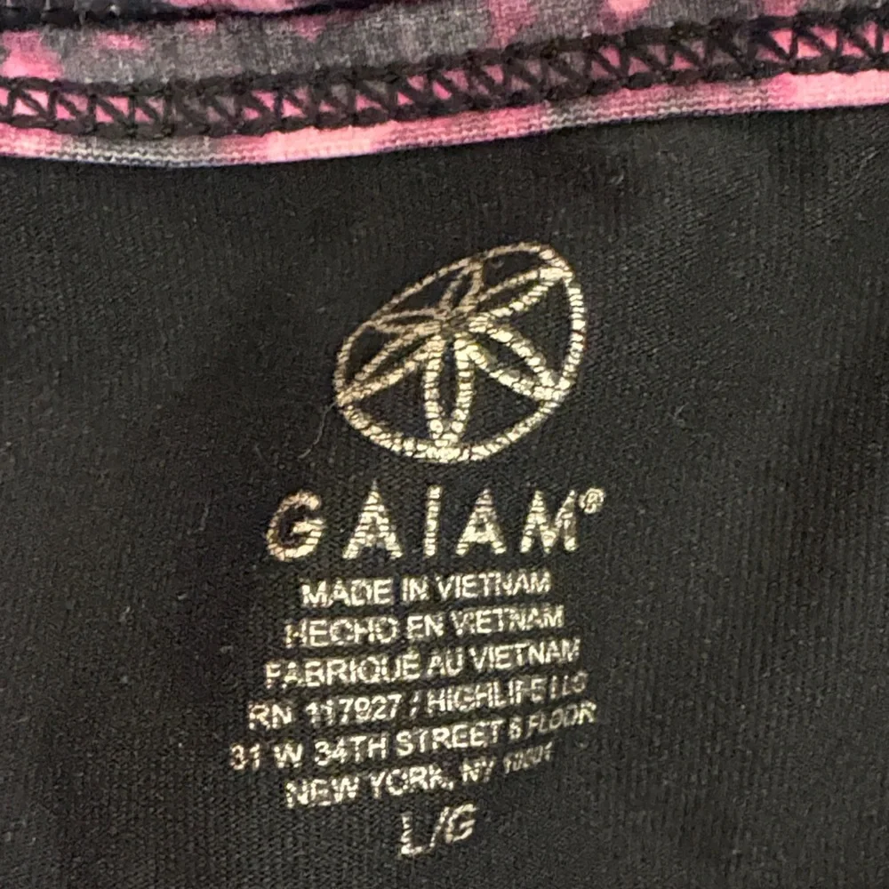 GAIAM Black and Pink Strappy Sports Bra - Picture 4 of 6